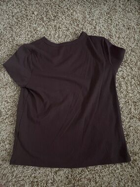 Brown ribbed baby tee